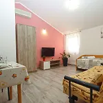 Oriana 898 *