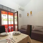 Oriana 898