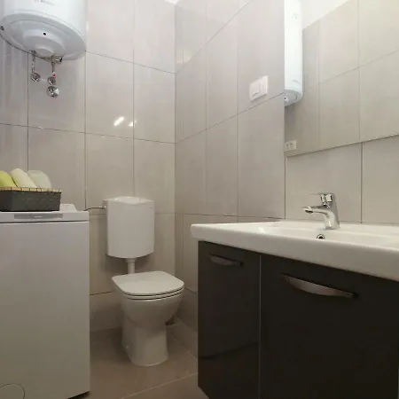 Oriana 898 * Pula