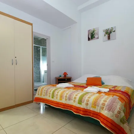 Oriana 898 Lejlighed Pula