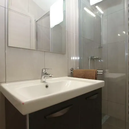 Oriana 898 * Pula