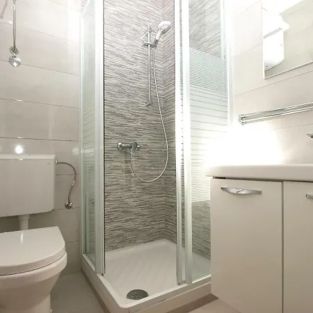Oriana 898 Pula