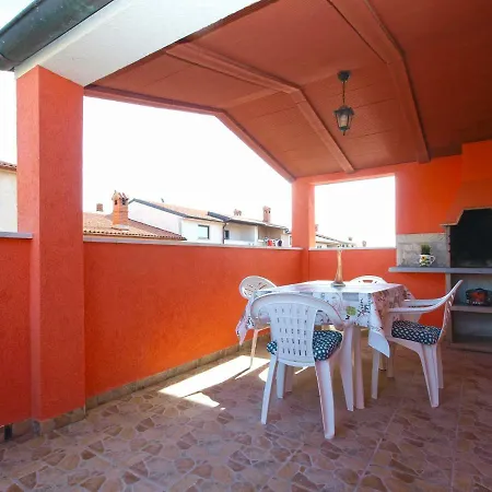 Oriana 898 شقة بولا