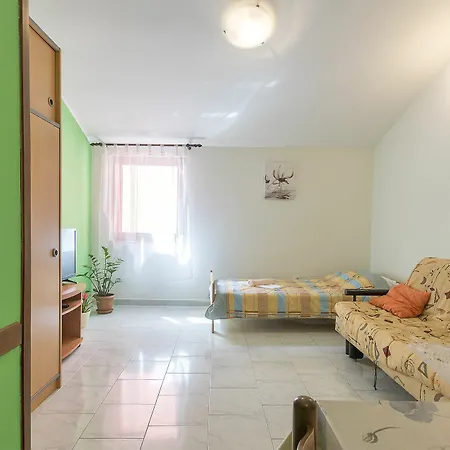Oriana 898 Apartment Pula