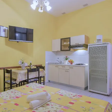 Oriana 898 Apartment