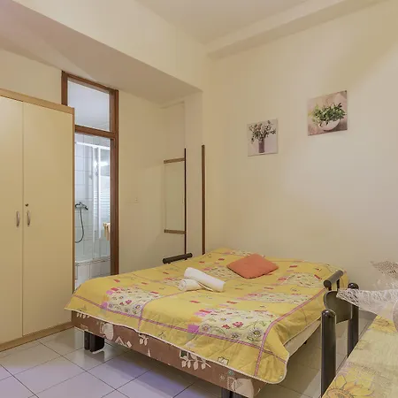 Oriana 898 Apartamento *