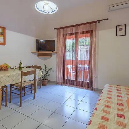 Oriana 898 Apartamento Pula