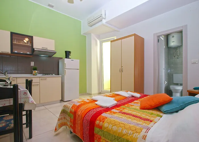 Oriana 898 Apartman Pula