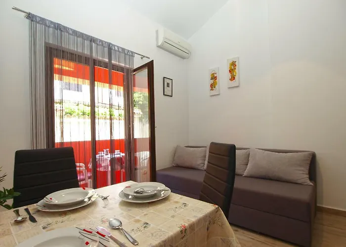 Oriana 898 Apartman *