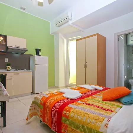 Oriana 898 プーラ