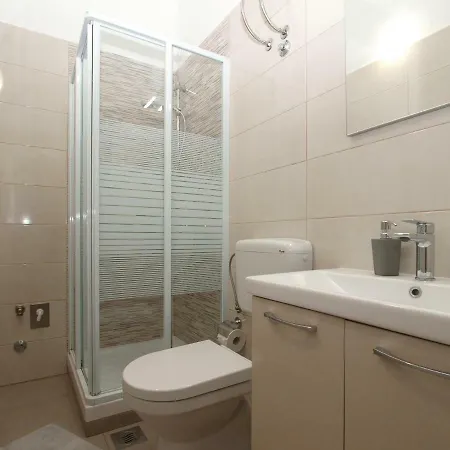 Oriana 898 アパート