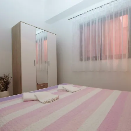 アパート Oriana 898