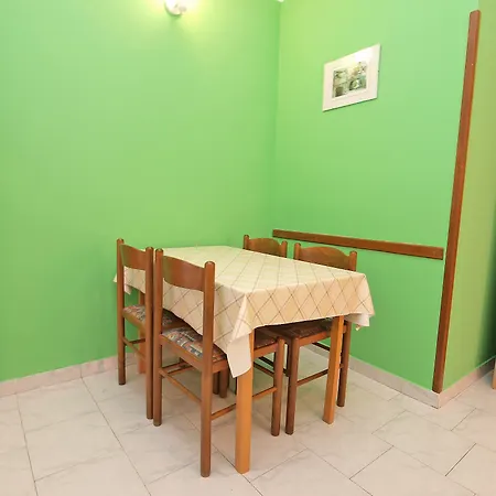 アパート Oriana 898 *