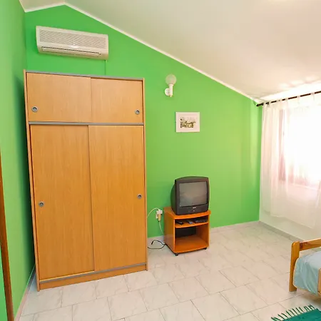 アパート Oriana 898