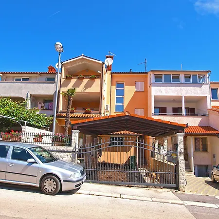 Oriana 898 * プーラ